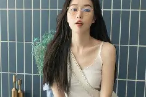 大批明星集体翻车董宇辉遭遇网友：这一次狼真的来了